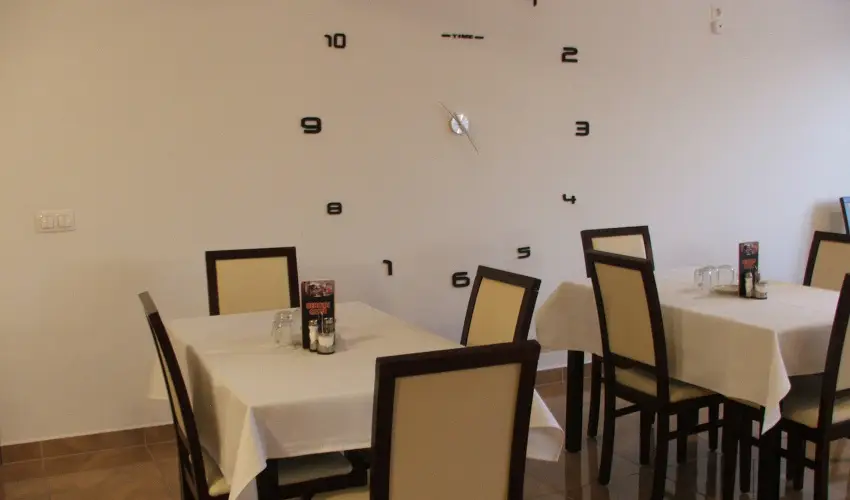 Margarta Apartmanhz Bogcs - Mjus 1. 