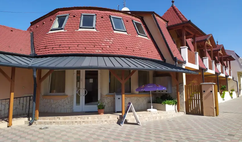 Margarta Apartmanhz Bogcs - Mjus 1. 