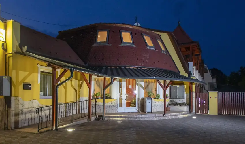 Margarta Apartmanhz Bogcs - Mjus 1. 