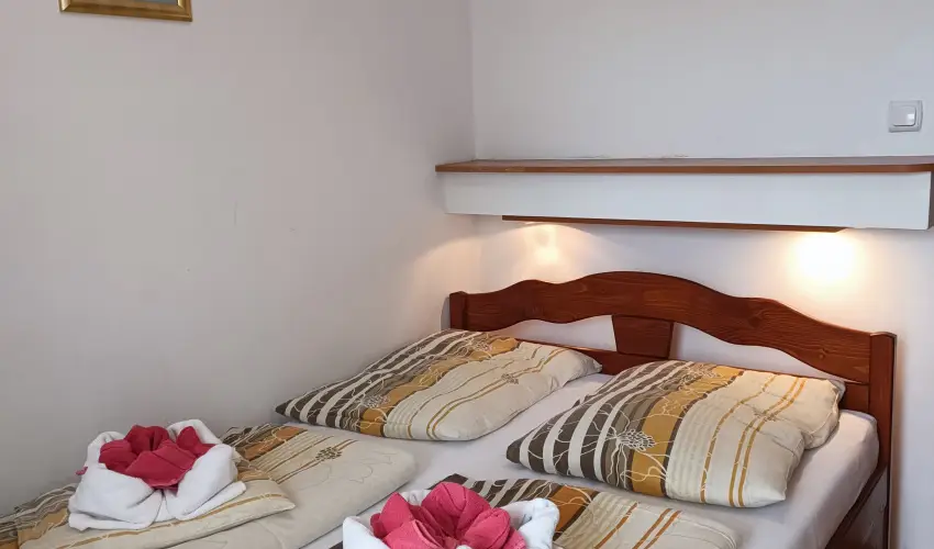 Margarta Apartmanhz Bogcs - Mjus 1. 