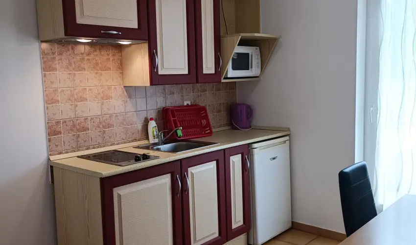 Margarta Apartmanhz Bogcs - Mjus 1. 