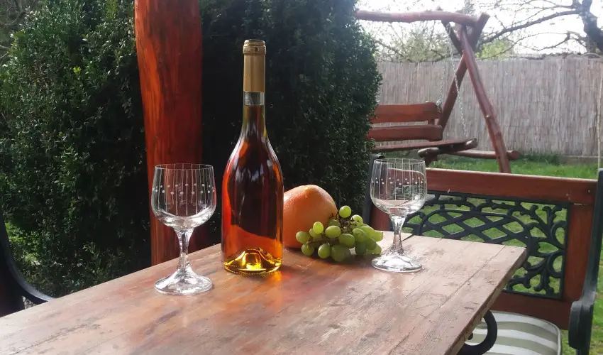 Margar�ta Panzi� S�rospatak - M�jus 1. (min. 2 �j)