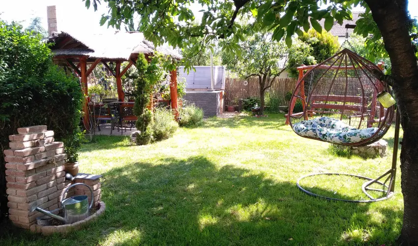 Margar�ta Panzi� S�rospatak - M�jus 1. (min. 2 �j)