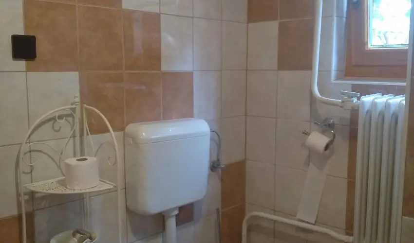 Margar�ta Panzi� S�rospatak - M�jus 1. (min. 2 �j)