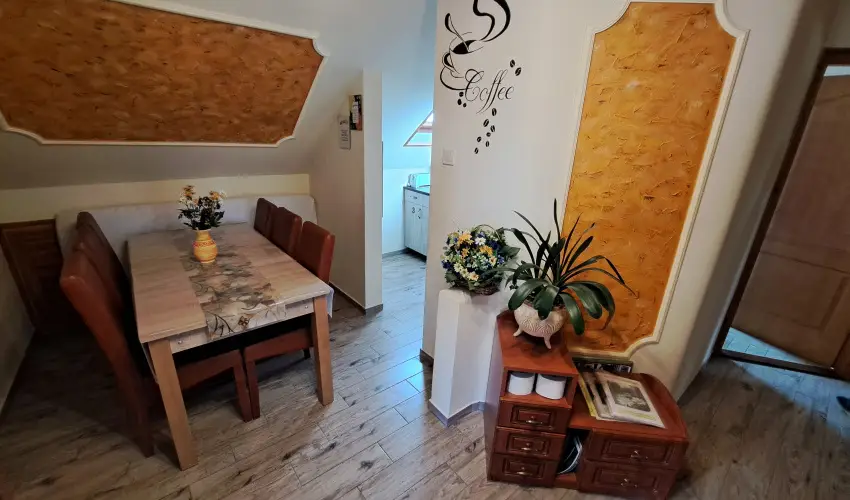 Margar�ta Panzi� S�rospatak - M�jus 1. (min. 2 �j)