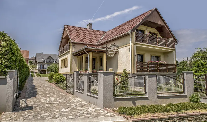 Mria Apartmanok Zalakaros - Mjus 1. (min. 2 j)