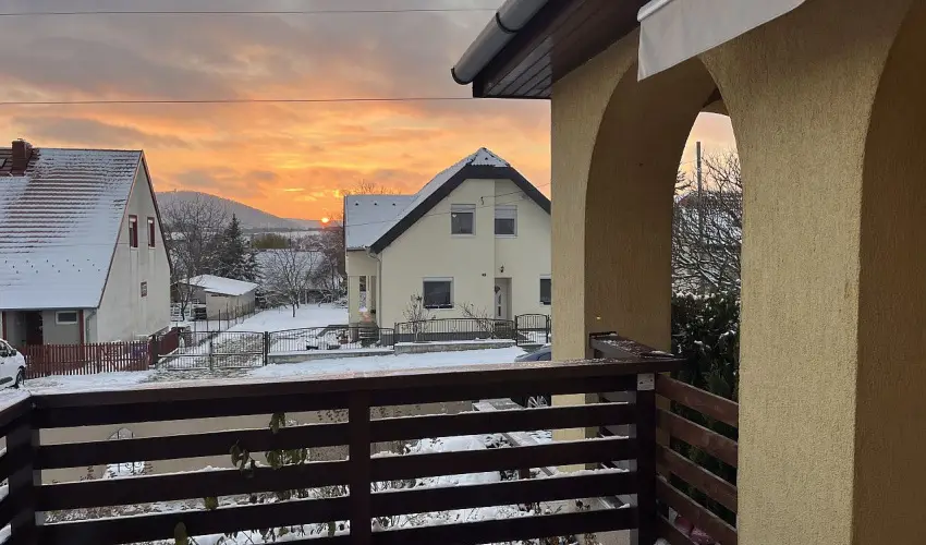 M�rk�i Vend�gh�z - kapu a Bakonyra M�rk� - M�jus 1. (min. 2 �j)