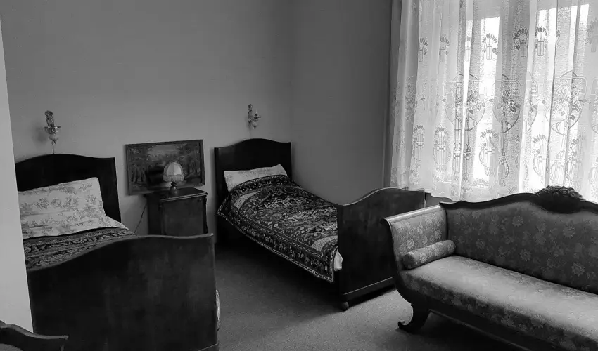 Meller Kastly Villa Csurg - Mjus 1. (min. 2 j)