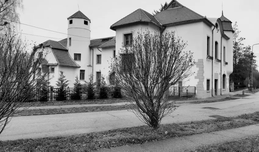 Meller Kastly Villa Csurg - Mjus 1. (min. 2 j)