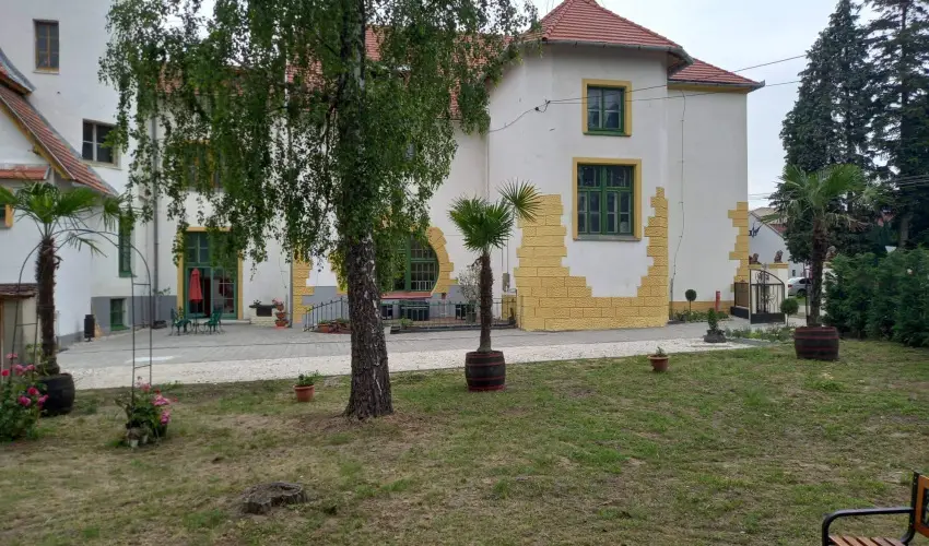 Meller Kast�ly Villa Csurg� - M�jus 1.