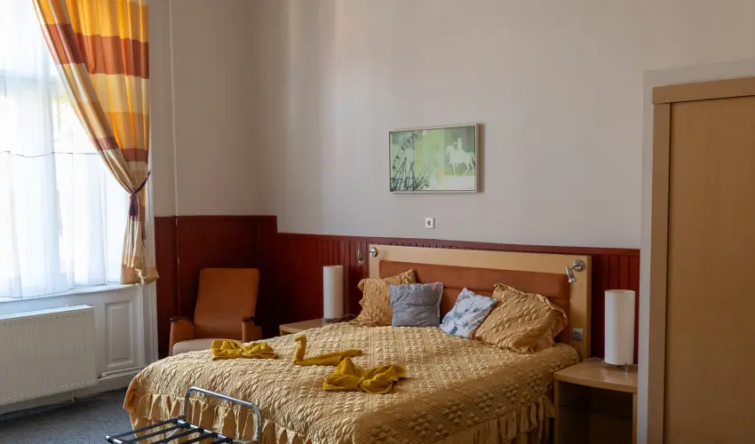 Meller Kast�ly Villa Csurg� - M�jus 1.