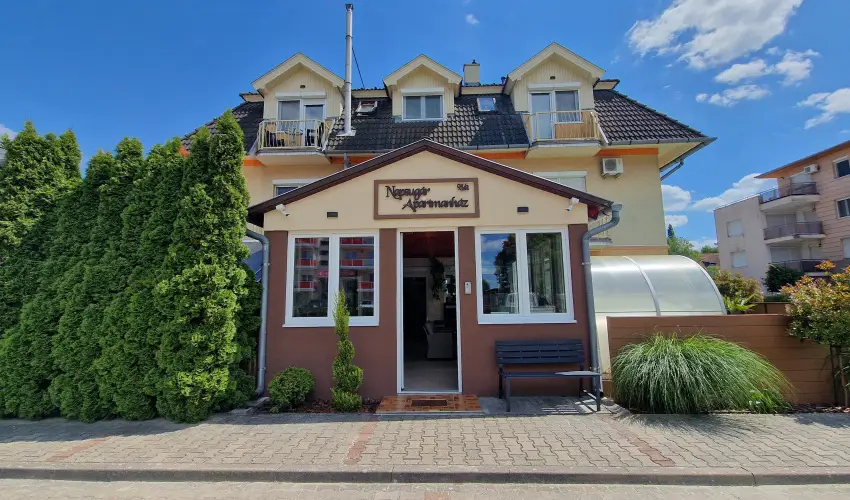 Napsug�r Apartmanh�z Si�fok - M�jus 1. (min. 2 �j)