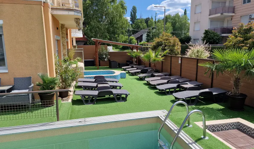 Napsug�r Apartmanh�z Si�fok - M�jus 1. (min. 2 �j)