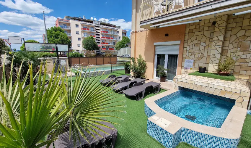 Napsug�r Apartmanh�z Si�fok - M�jus 1. (min. 2 �j)