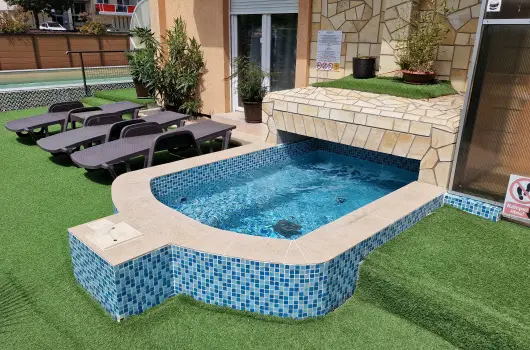 Napsug�r Apartmanh�z - M�jus 1. (min. 2 �j)