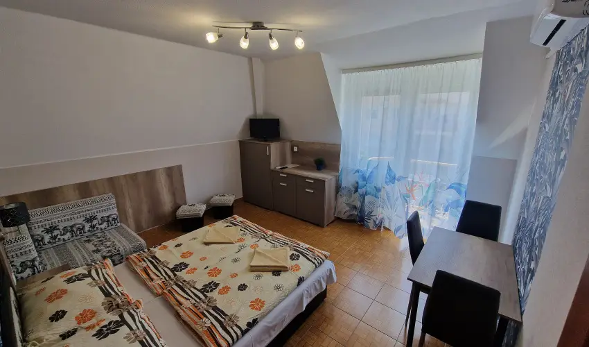 Napsug�r Apartmanh�z Si�fok - M�jus 1. (min. 2 �j)