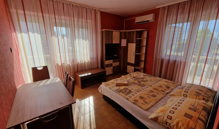 Napsug�r Apartmanh�z Si�fok - M�jus 1. (min. 2 �j)