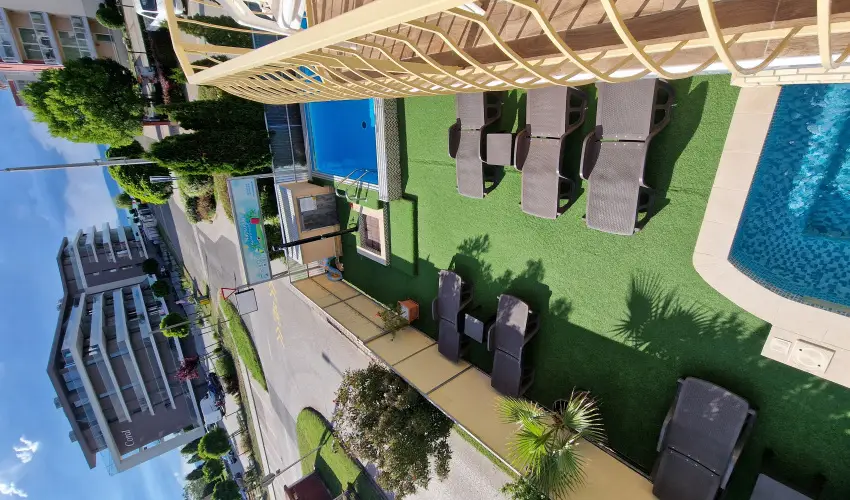 Napsug�r Apartmanh�z Si�fok - M�jus 1. (min. 2 �j)