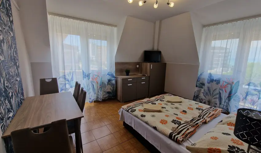 Napsug�r Apartmanh�z Si�fok - M�jus 1. (min. 2 �j)