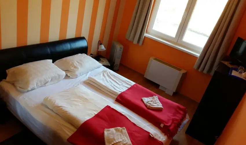 Napsugr Kenzy Lux Apartman Vendghzak Hajdszoboszl - Mjus 1. (min. 2 j)