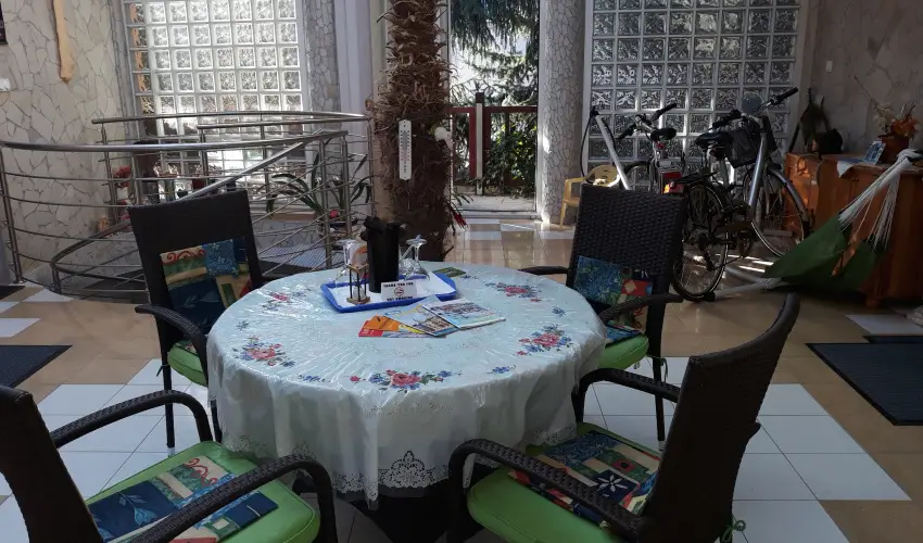 Napsugr Kenzy Lux Apartman Vendghzak Hajdszoboszl - Mjus 1. (min. 2 j)