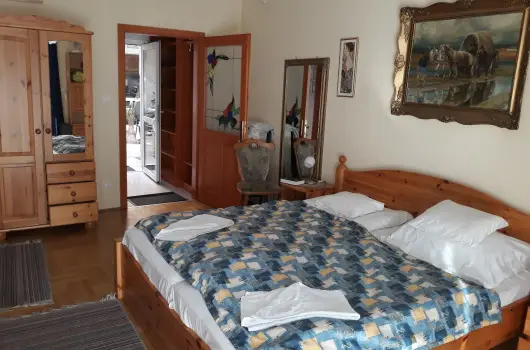 Napsug�r Ken�zy Lux Apartman Vend�gh�zak - M�jus 1. (min. 2 �j)