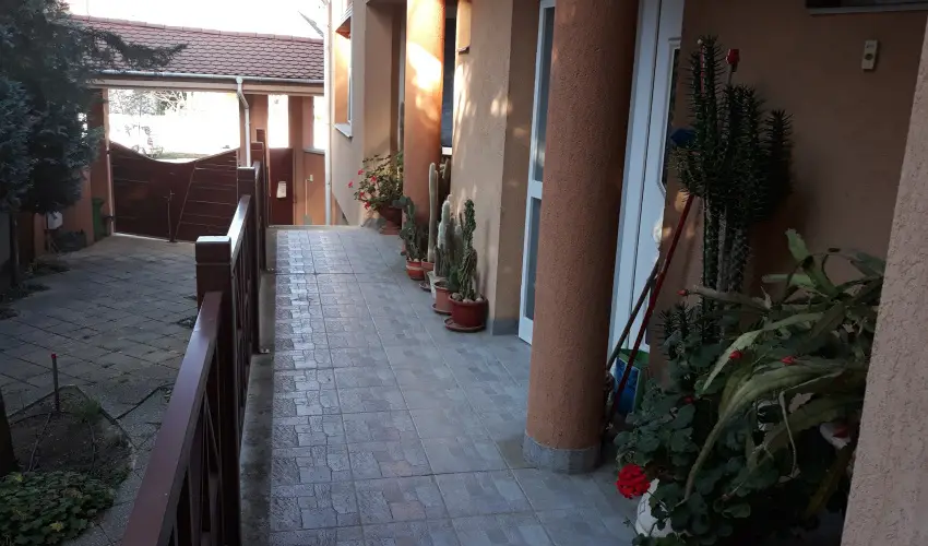 Napsugr Kenzy Lux Apartman Vendghzak Hajdszoboszl - Mjus 1. (min. 2 j)