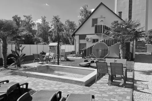 Napsug�r Villa A - M�jus 1. (min. 2 �j)