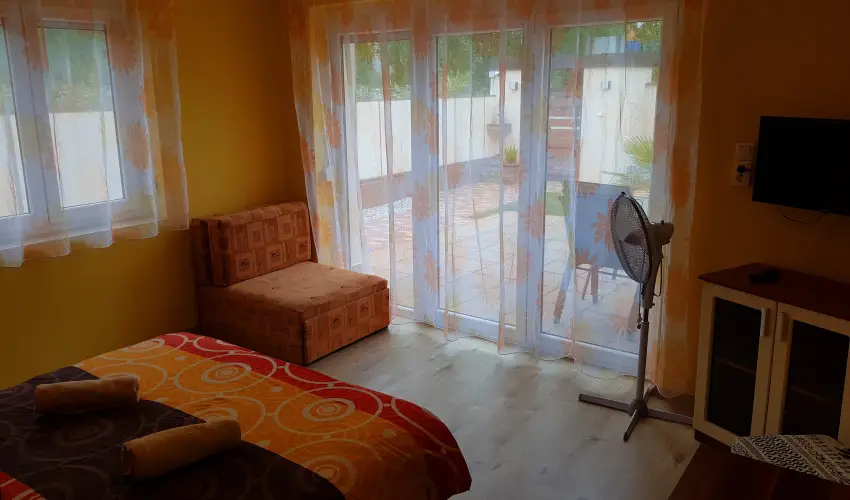 Napsug�r Villa A Si�fok - M�jus 1. (min. 2 �j)