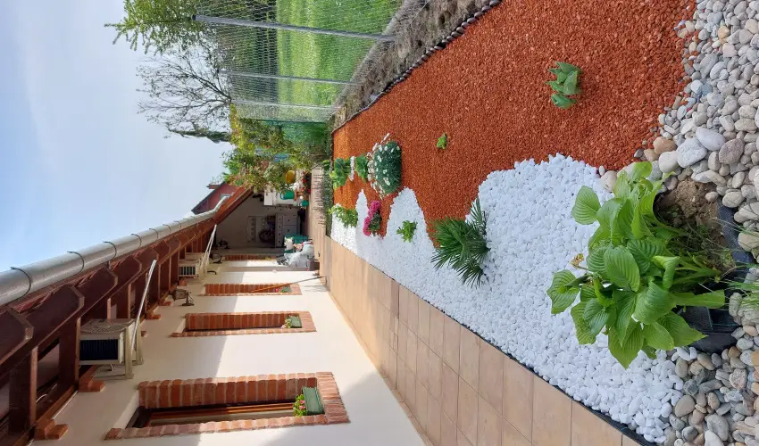 Ngy vszak Apartmanhz Zalakaros Zalakaros - Mjus 1. 