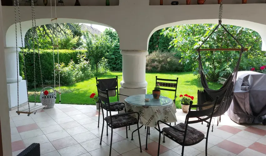 Ngy vszak Apartmanhz Zalakaros Zalakaros - Mjus 1. 