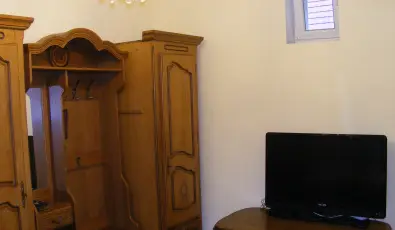 Ngy Glya Apartman Sarud