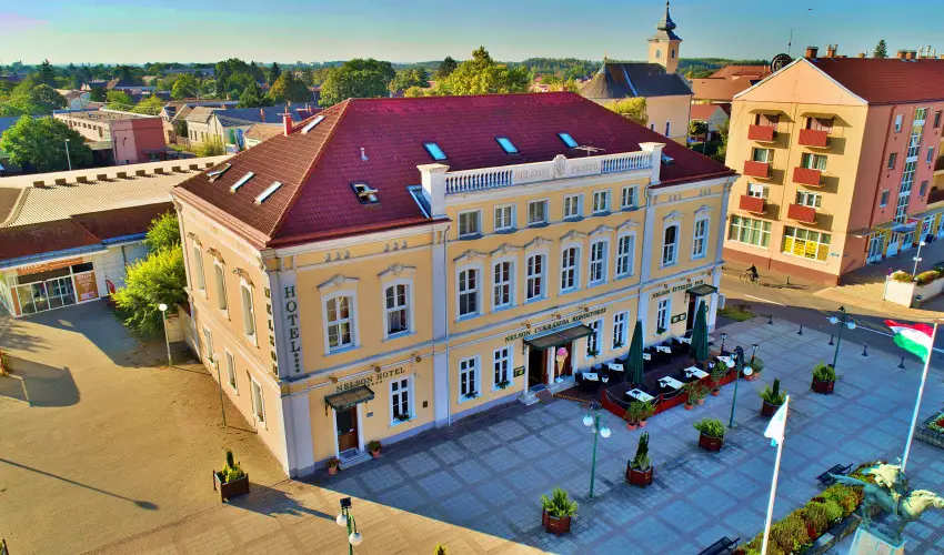 Nelson Hotel Hajd�szoboszl� - M�jus 1.