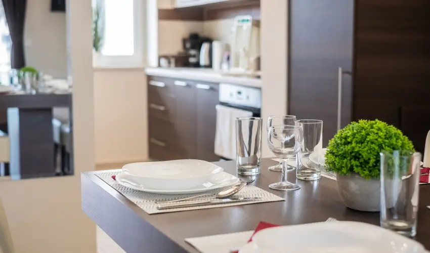 Nmeth Apartmanok Srvr - Mjus 1.  (min. 2 j)