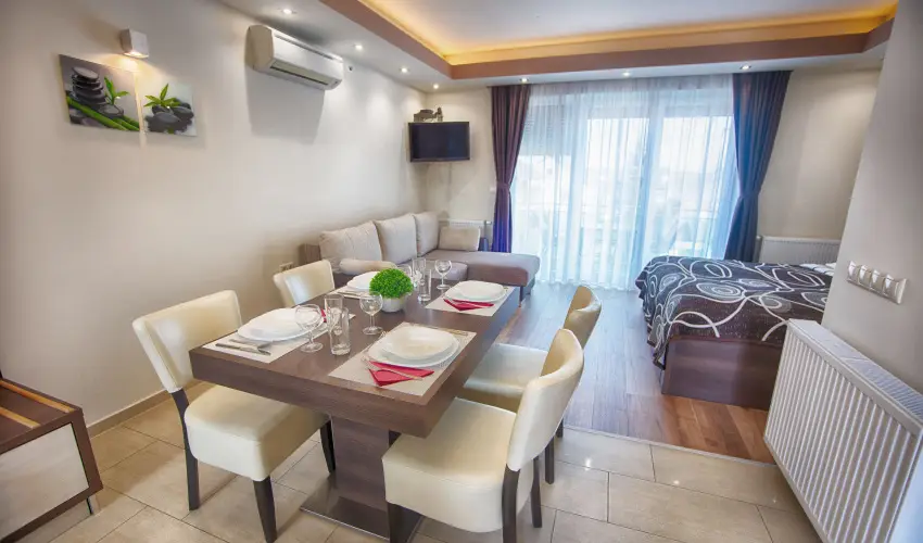 Nmeth Apartmanok Srvr - Mjus 1.  (min. 2 j)