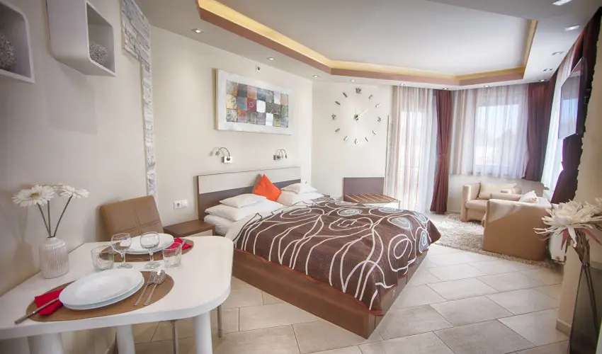 Nmeth Apartmanok Srvr - Mjus 1.  (min. 2 j)