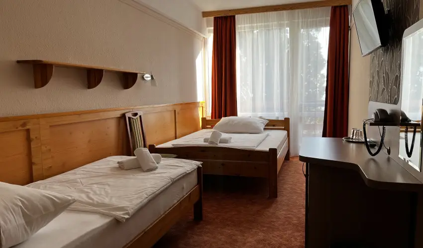 Nereus Park Hotel Balatonalmdi - Mjus 1. 