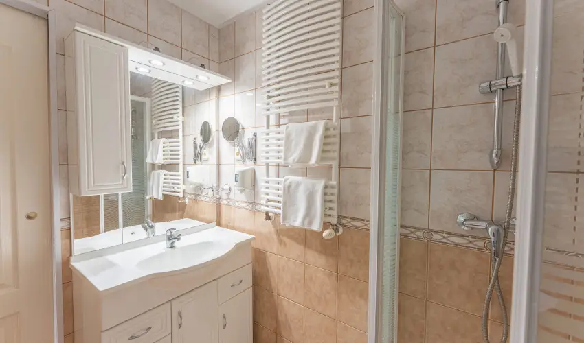 Ozis Hotel  Nagykanizsa - Mjus 1. (min. 2 j)