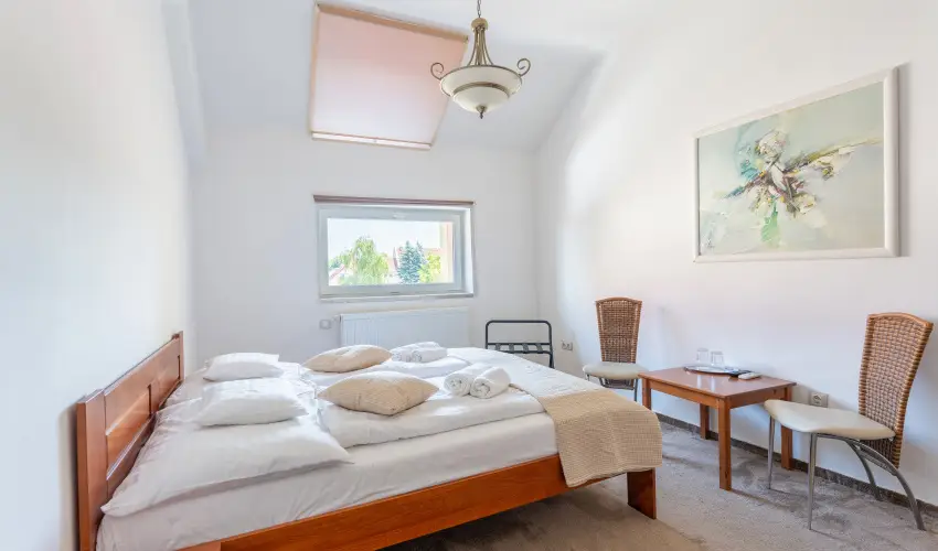 Ozis Hotel  Nagykanizsa - Mjus 1. (min. 2 j)