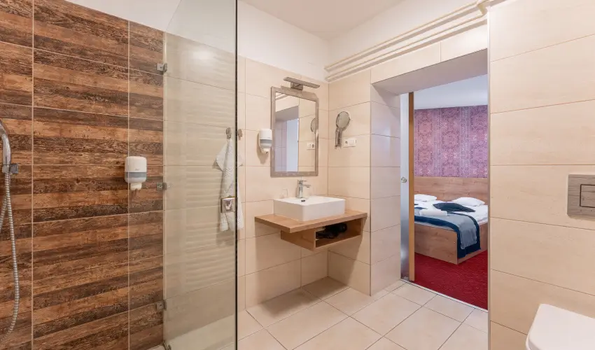 Ozis Hotel  Nagykanizsa - Mjus 1. (min. 2 j)