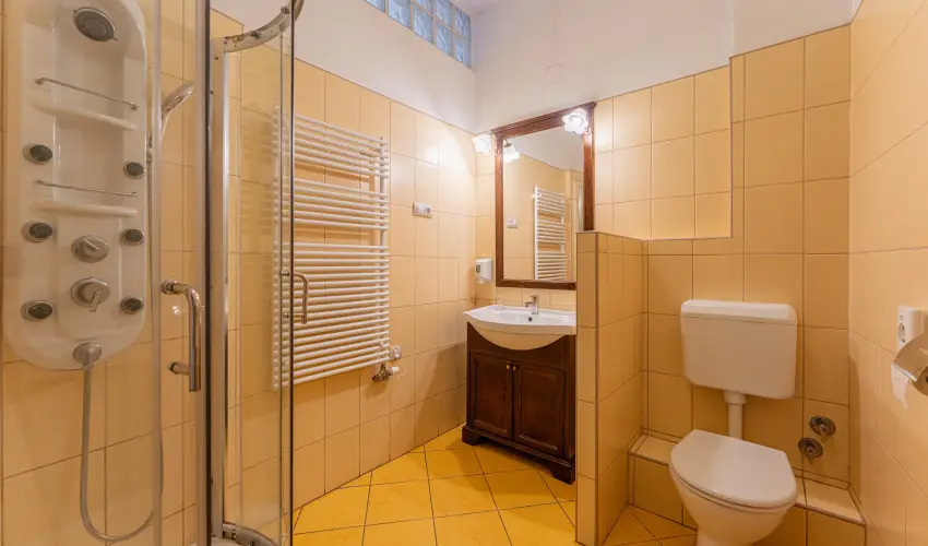 Ozis Hotel  Nagykanizsa - Mjus 1. (min. 2 j)