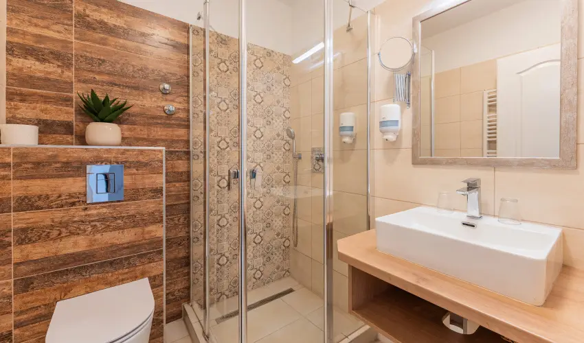 Ozis Hotel  Nagykanizsa - Mjus 1. (min. 2 j)