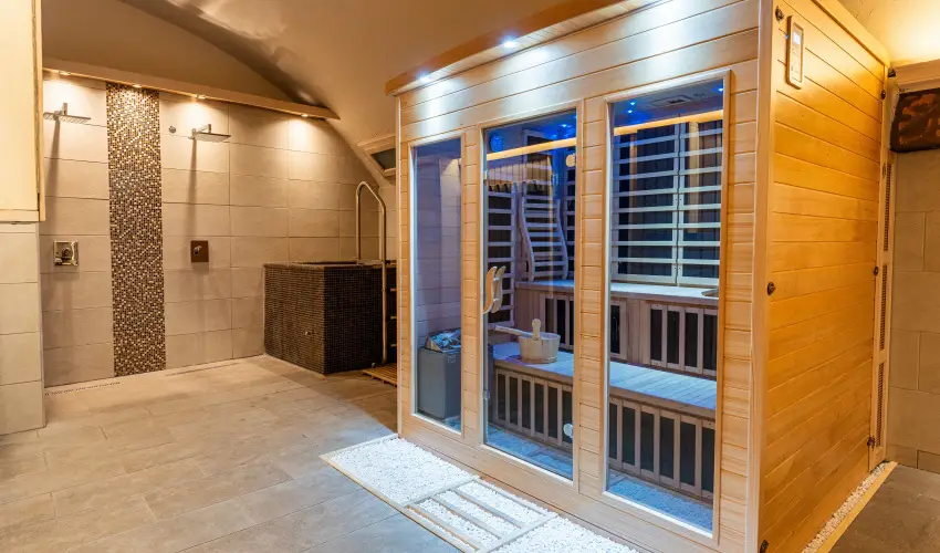 Ozis Hotel  Nagykanizsa - Mjus 1. (min. 2 j)