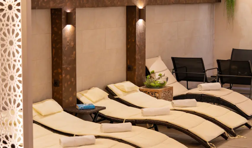 Ozis Hotel  Nagykanizsa - Mjus 1. (min. 2 j)