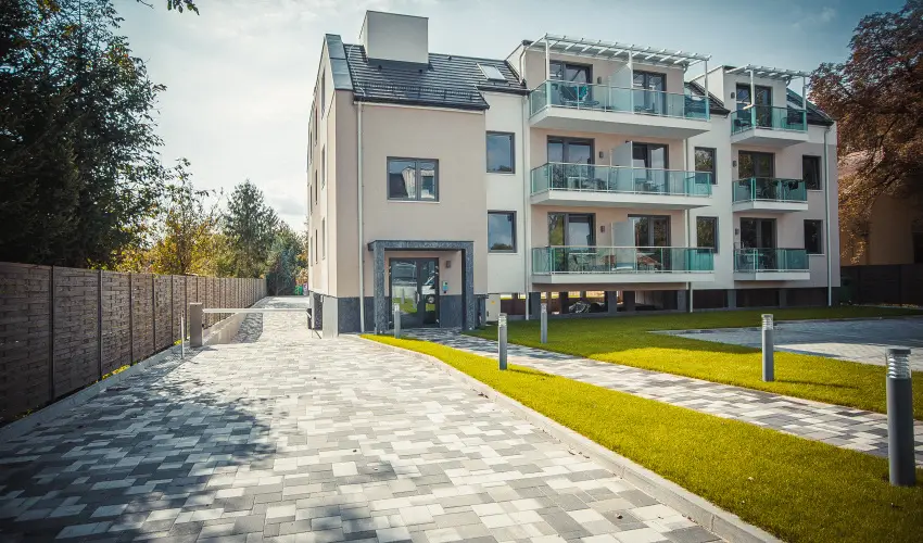 Onyx Luxury Srvr Srvr - Mjus 1. (min. 2 j)