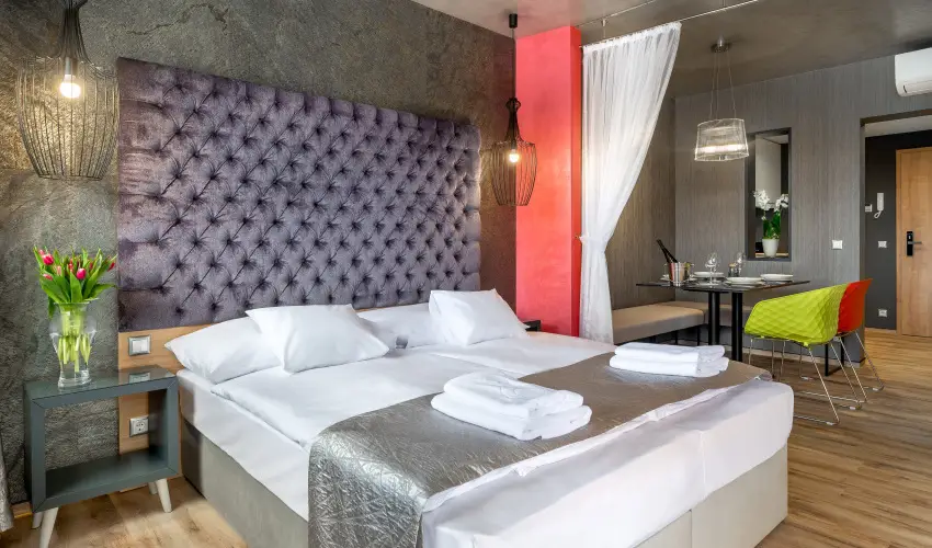 Onyx Luxury Srvr Srvr - Mjus 1. (min. 2 j)