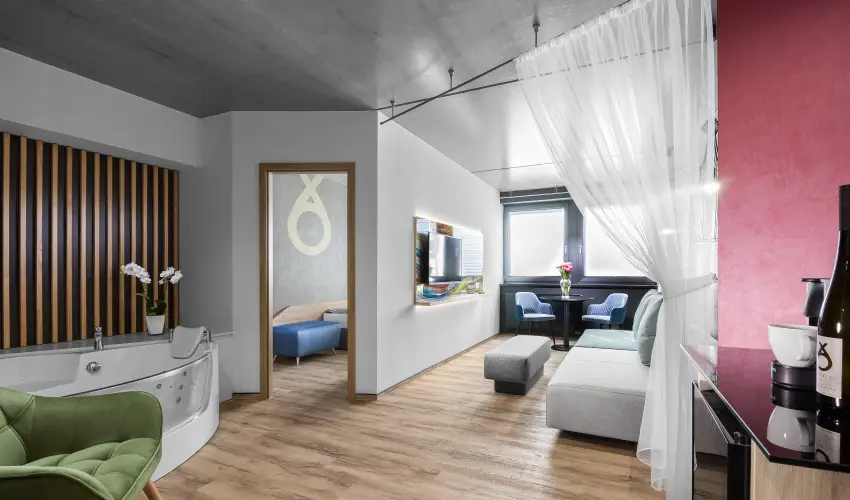 Onyx Luxury Srvr Srvr - Mjus 1. (min. 2 j)