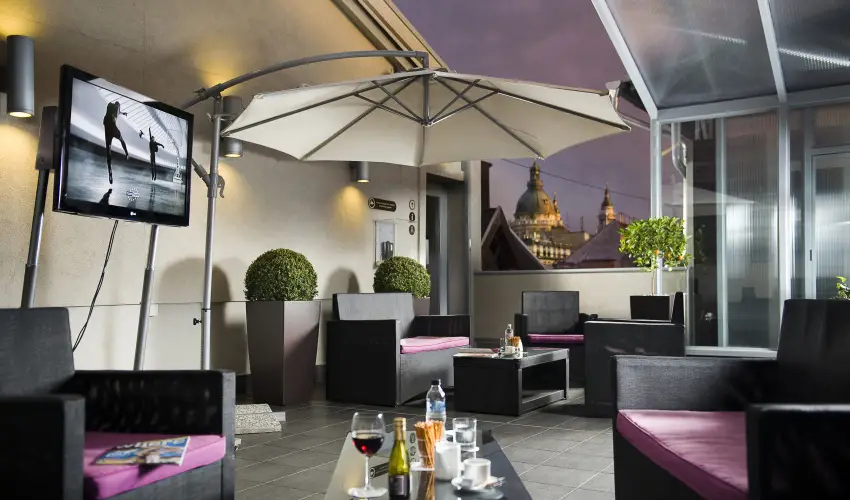 Opera Garden Hotel & Apartments Budapest - Mjus 1. - teljes elrefizetssel (min. 2 j)