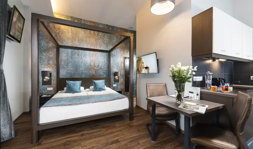 Opera Garden Hotel & Apartments Budapest - Mjus 1. - teljes elrefizetssel (min. 2 j)