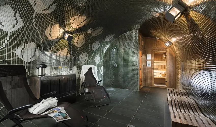 Opera Garden Hotel & Apartments Budapest - Mjus 1. - teljes elrefizetssel (min. 2 j)